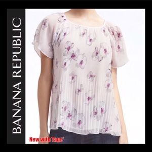 Banana Republic NWT Easy Care Pleated Top in S